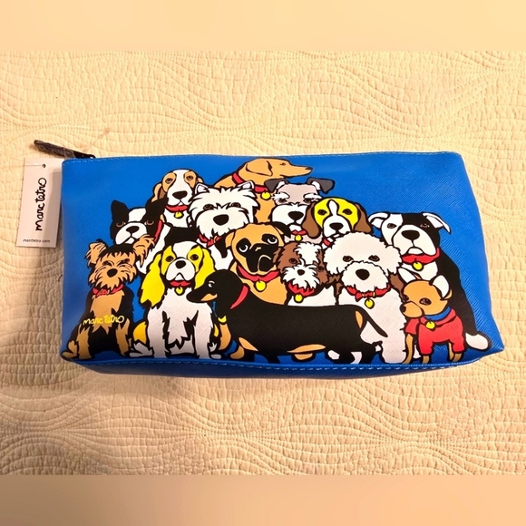 Marc Tetro Handbags - NWT Marc Tetro "All Dogs" Ladies Cosmetics / Travel Pouch With Zipper